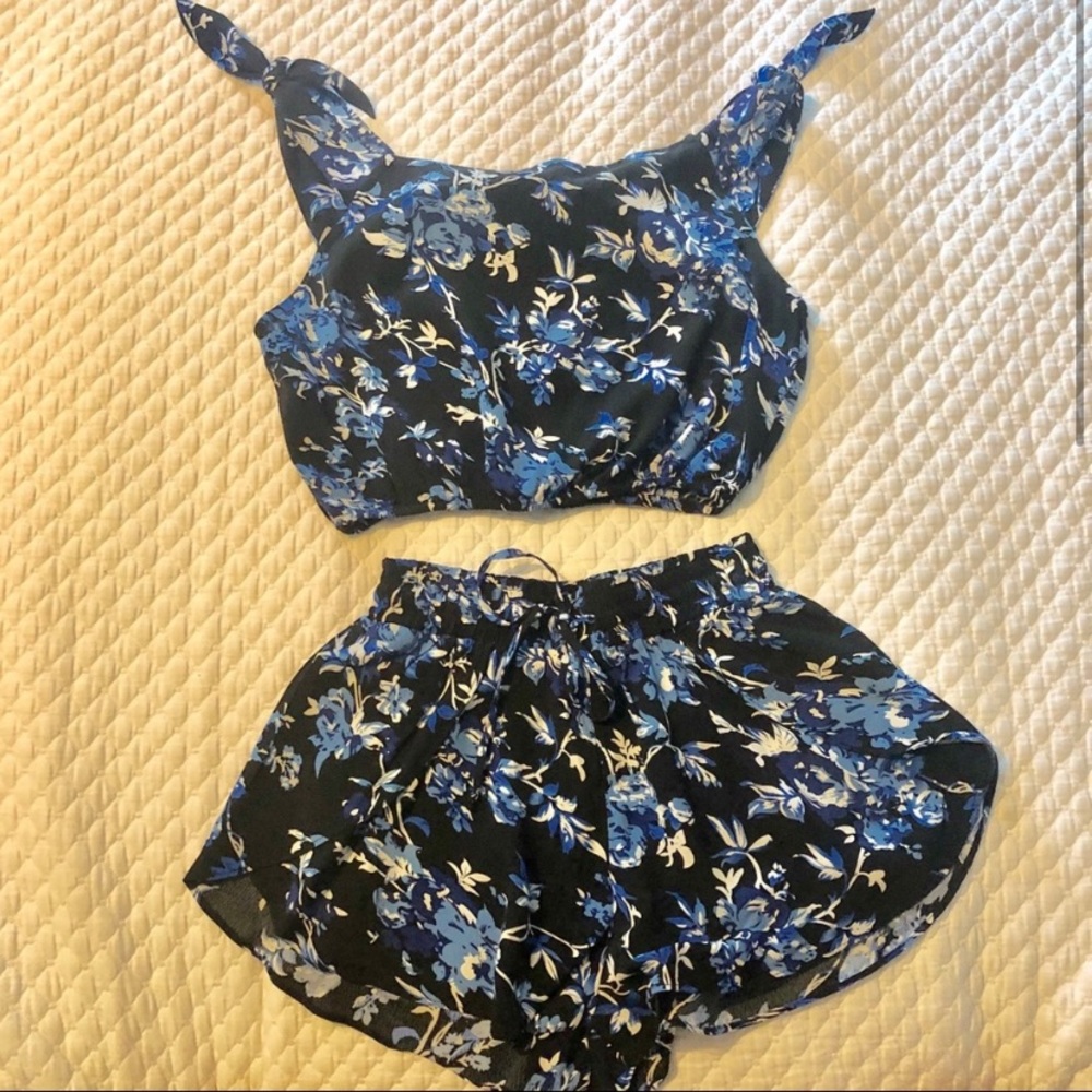 Flynn Skye Matching set! Black floral.
